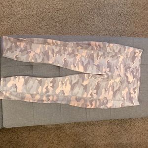 Fabletics On-the-Go High Waisted Capri